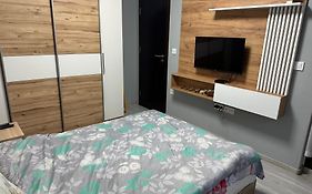 Vanilla Ice Apartment